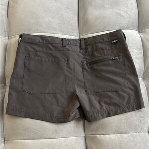 Patagonia Well Worn Women's Black Active Shorts size 4